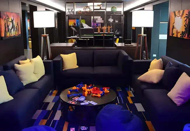 H2O Children's Club/ The Scene (for 13–17-years-old)