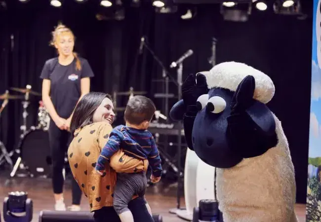 Kid's clubs and entertainment