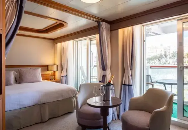 Suite Approximately 449–451 sq ft.