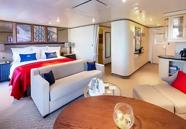 Queens Suite – approximately 506 sq. ft.
